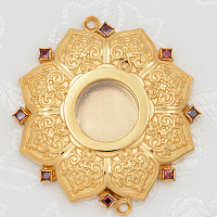 2.7.1397лп Мощевик латунный с красными камнями в позолоте