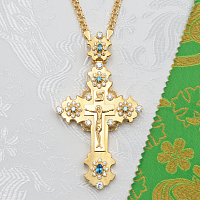 2.10.0584лп/1лп Крест наперсный латунный с голубыми камнями в позолоте