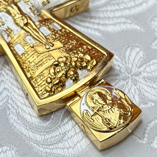 2.10.0408лф/1лп Крест наперсный с фрагментарной позолотой и голубыми фианитами фото 3