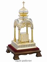 2.7.1526лп-К Дарохранительница латунная с красными камнями в позолоте