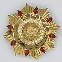 2.7.0362лп Мощевик латунный в позолоте со вставками