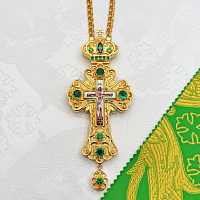 2.10.0564лп-2/1лп Наперсный крест латунный с зеленными камнями в позолоте