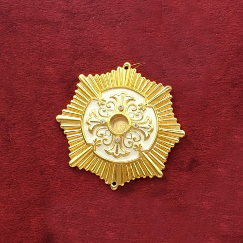 2.7.0453лпэ Мощевик большой латунный в позолоте с эмалью 2.7.0453лпэ Мощевик большой латунный в позолоте с эмалью