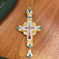 2.10.0598лп-2/1лп Крест наперсный латунный с голубыми камнями в позолоте