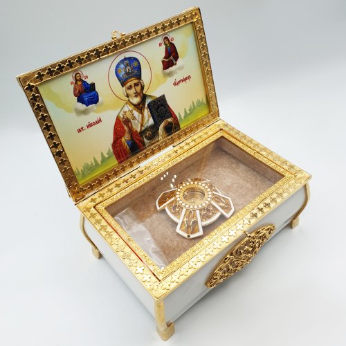 2.7.1215лпч-2/510лп Ковчег из акрила в позолоченном латунном обрамлении с мощевиком 2.7.0510лп фото 2 2.7.1215лпч-2/510лп Ковчег из акрила в позолоченном латунном обрамлении с мощевиком 2.7.0510лп фото 2