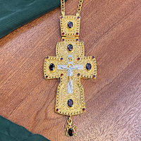 2.10.0058лп/1лп Крест наперсный в позолоте с цепью