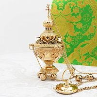 2.7.1129лп Кадило латунное с красными камнями в позолоте