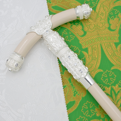 2.7.0519л Посох латунный с белыми камнями в серебрении фото 2