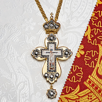 2.10.0461лпр-2/1лп Наперсный латунный крест с белыми камнями в позолоте