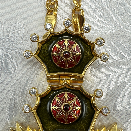 2.10.0617лпэ/1лп Крест наперсный латунный со вставками в позолоте фото 4