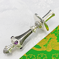 2.7.2682лр Подсвечник ручной латунный с фиолетовыми камнями в серебрении