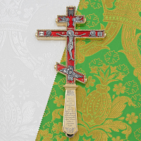 2.7.2062лпрэ Крест напрестольный латунный с красными камнями в позолоте