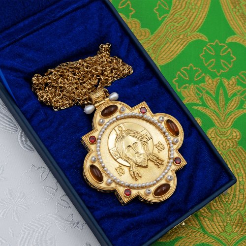 2.7.0706лп/1лп Панагия латунная со вставками в позолоте фото 5 2.7.0706лп/1лп Панагия латунная со вставками в позолоте фото 5