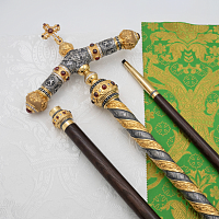 2.7.2722лпр Жезл латунный с красными камнями и патинированием в позолоте