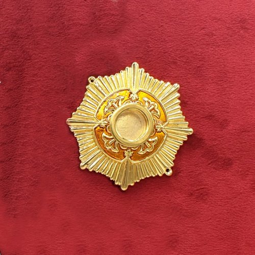 2.7.0453лпэ Мощевик большой латунный в позолоте с эмалью 2.7.0453лпэ Мощевик большой латунный в позолоте с эмалью