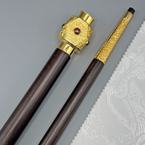 2.7.2478лп Жезл латунный с красными камнями в позолоте фото 4