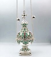 2.7.1280лэ Кадило латунное с зелеными камнями и эмалью в серебрении