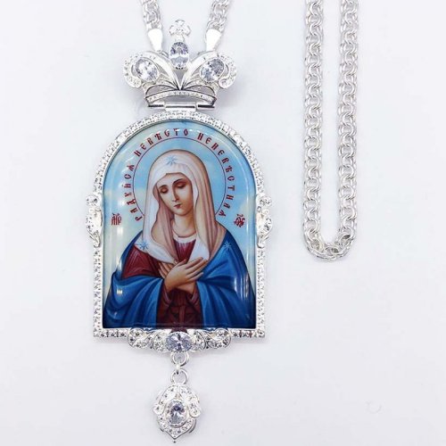 2.7.0691л-2/1л Панагия латунная со вставками и цепью