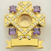 2.7.0339лп Мощевик латунный с фиолетовыми камнями в позолоте