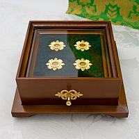 2.7.0415лп/16лп/4 Ковчег для четырех мощевиков