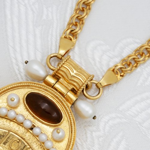 2.7.0706лп/1лп Панагия латунная со вставками в позолоте фото 3 2.7.0706лп/1лп Панагия латунная со вставками в позолоте фото 3