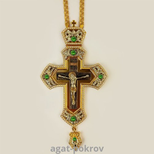 2.10.0266лп/1лп Крест латунный в позолоте, со вставками, литьевым распятием и цепью