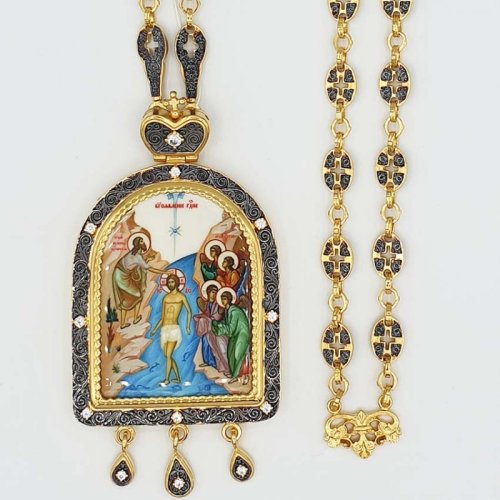 2.7.1045лп-2/80лп Панагия латунная в позолоте со вставками и цепью