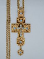 2.10.0027лп-2/1лп Крест наперсный латунный в позолоте с цепью