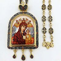 2.7.1045лп-2/80лп Панагия латунная в позолоте, со вставками и цепью