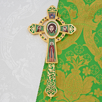 2.7.2108лпэ-2 Напрестольный латунный крест с зелеными камнями и эмалью в позолоте