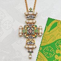 2.10.0463лпрэч-2/1лп Крест наперсный латунный с зелеными камнями и эмалью в позолоте