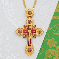2.10.0616лпэ/1лп Крест наперсный латунный с красными камнями и эмалью в позолоте