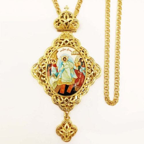 2.7.0670лп-2/1лп Панагия латунная в позолоте со вставками и цепью