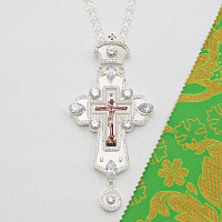 2.10.0532л-2/41л Крест латунный с белыми камнями в серебрении