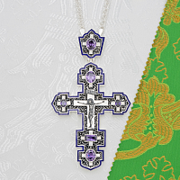 2.10.0627лрэ/1л Крест наперсный латунный с фиолетовыми камнями и эмалью в серебрении