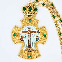 2.10.0101лп-2/52лп Крест наперсный латунный в позолоте со вставками и цепью