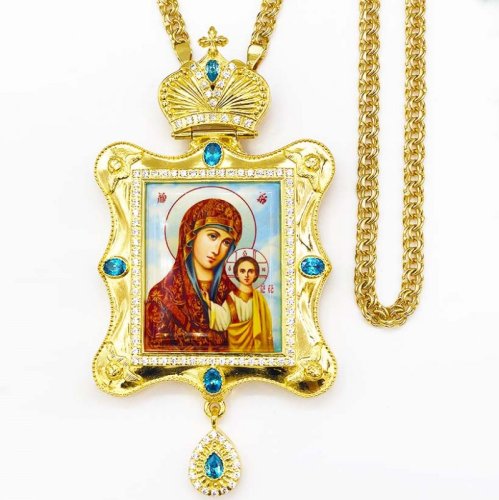 2.7.0748лп-2/1лп Панагия латунная в позолоте со вставками и цепью