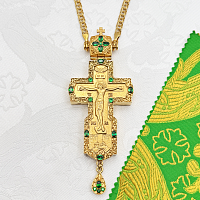 2.10.0186лп/1лп Крест латунный с зеленными камнями в позолоте