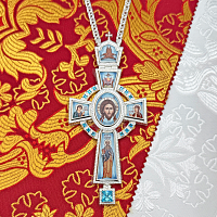 2.10.0400л-2/1л Наперсный крест латунный с голубыми камнями в серебрении