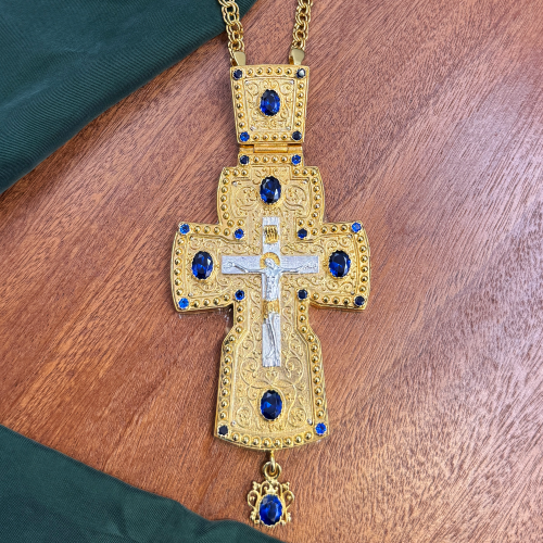 2.10.0058лп/1лп Крест наперсный в позолоте с цепью