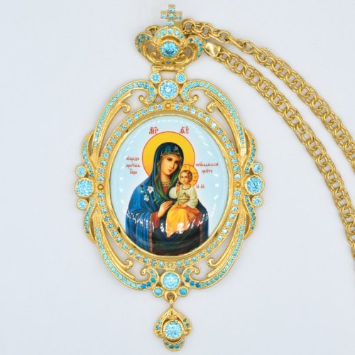 2.7.0324лп-2/1лп Панагия латунная в позолоте со вставками и цепью