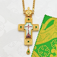 2.10.0643лп-2/1лп Крест наперсный латунный с зелеными камнями в позолоте