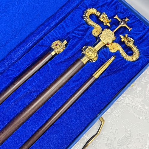 2.7.2478лп Жезл латунный с красными камнями в позолоте фото 5