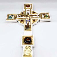 2.7.1272лпч Крест Напрестольный латунный в позолоте, с латунным принтом на декоративном камне*