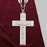 2.10.0166л/46л Крест латунный в серебрении с литьевым распятием и цепью