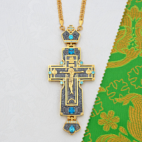 2.10.0545лфр/1лп Наперсный латунный крест с голубыми камнями и патинированием в позолоте