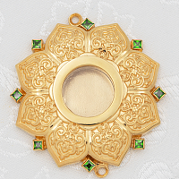 2.7.1397лп Мощевик латунный с зелеными камнями в позолоте